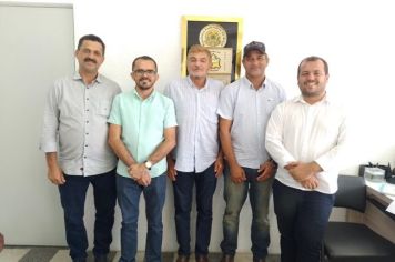 Marlan Ferreira dá posse a três novos secretários em Limoeiro de Anadia