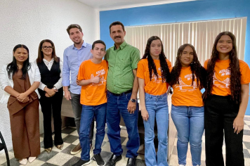 Marlan Ferreira recepciona alunos limoeirenses após viagem ao Vale do Silício (EUA)