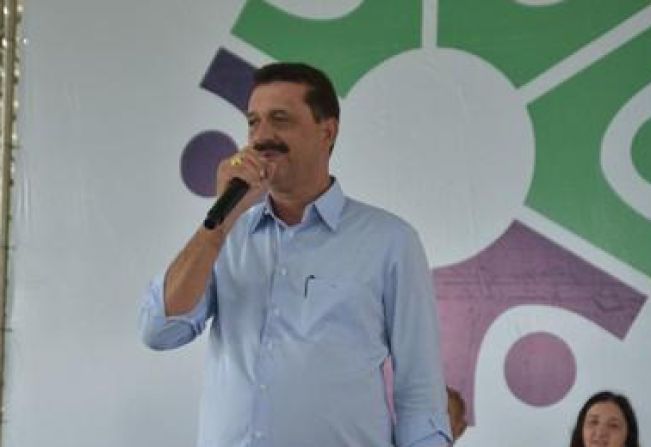 Prefeitura de Limoeiro de Anadia anuncia reajuste salarial de servidores da Educação